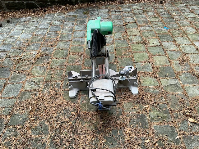 Hitachi c10fsh 2012 cirkelzaagmachine - afbeelding 4 van  11