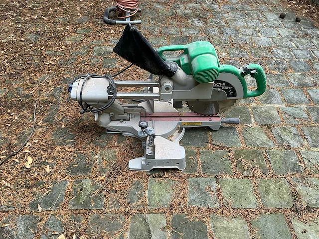 Hitachi c10fsh 2012 cirkelzaagmachine - afbeelding 6 van  11