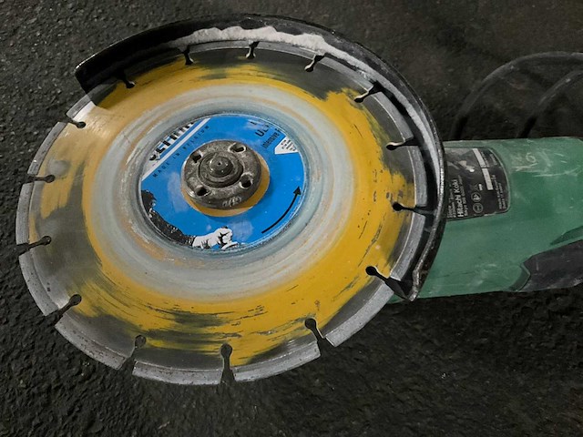 Hitachi g23s2 haakse slijpmachine - afbeelding 5 van  5