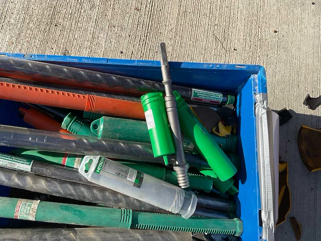 Hitachi grote partij boren en beitels - afbeelding 3 van  5