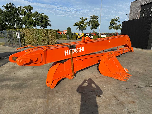 Hitachi long reach met tandenbak - afbeelding 1 van  20