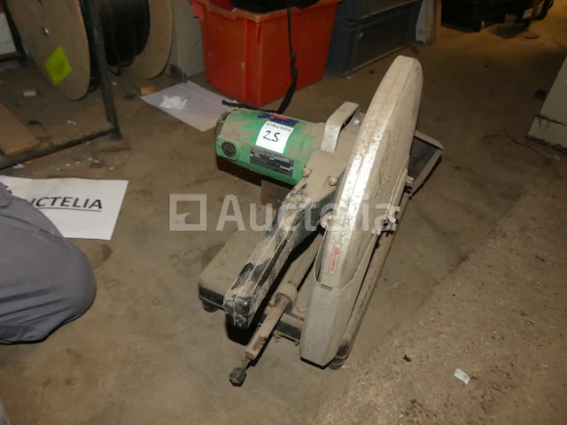 Hitachi metalen kettingzaag - afbeelding 2 van  4