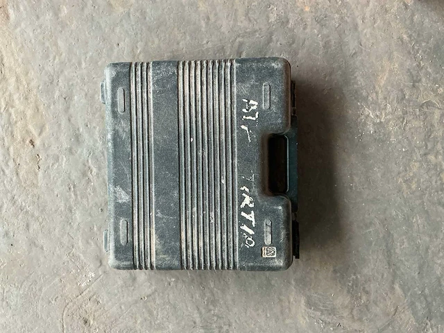 Hitachi zaagmachine - afbeelding 2 van  2