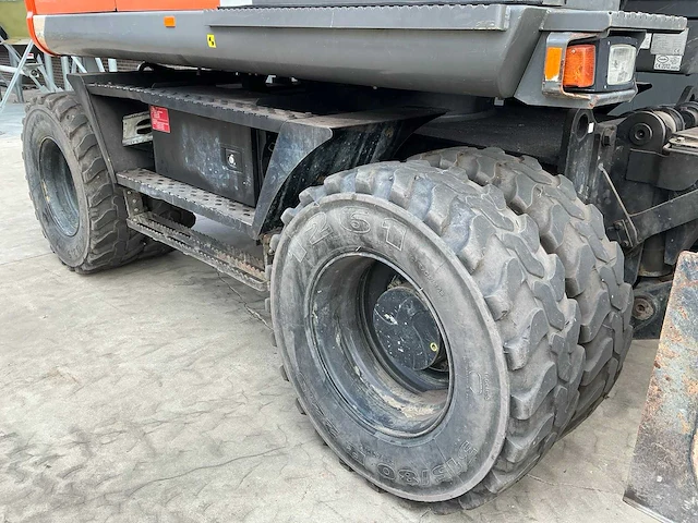 Hitachi zaxis 140w banden graafmachine - afbeelding 2 van  17
