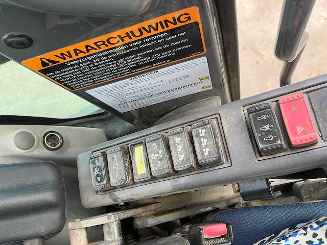 Hitachi zaxis 140w banden graafmachine - afbeelding 9 van  17