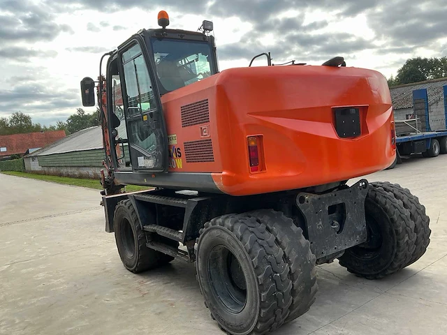 Hitachi zaxis 140w banden graafmachine - afbeelding 13 van  17