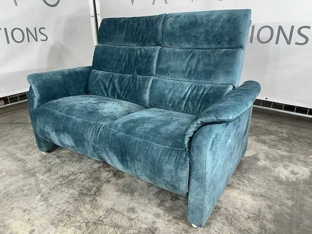 Hjort knudsen - 2-zits bank, blauwgroen adore veloursstof, elektrisch verstelbare relaxfunctie - afbeelding 1 van  9