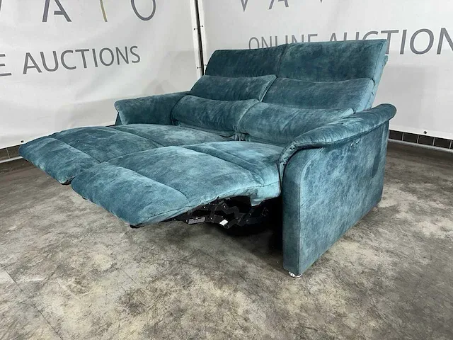 Hjort knudsen - 2-zits bank, blauwgroen adore veloursstof, elektrisch verstelbare relaxfunctie - afbeelding 4 van  9