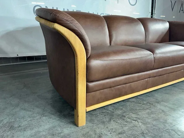 Hjort knudsen - 3-zits bank, bruin leer, houten design afwerking - afbeelding 5 van  5