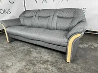 Hjort knudsen - 3-zits bank, grijs stof, houten design afwerking