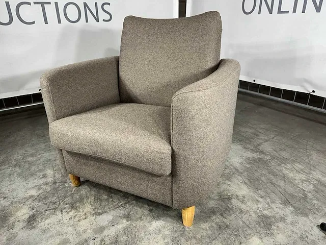 Hjort knudsen - fauteuil, bruin stof, houten poten, maat m - afbeelding 1 van  4