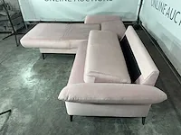 Hjort knudsen - hoekbank met lounge bed, elektrisch verstelbaar, roze microvezelstof, zwart metalen poten - afbeelding 4 van  9