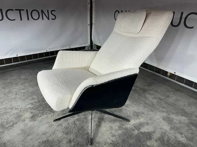 Hjort knudsen - m - relaxfauteuil, maat m, witte teddystof, handmatig verstelbaar - afbeelding 1 van  6