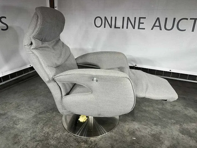 Hjort knudsen - maat m - relaxfauteuil, grijs stof, handmatig verstelbaar, rond chromen poot - afbeelding 2 van  7