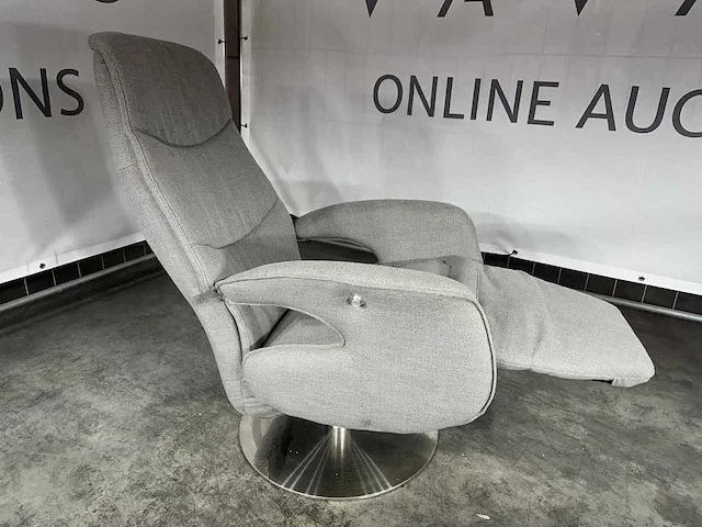 Hjort knudsen - maat m - relaxfauteuil, grijs stof, handmatig verstelbaar, rond chromen poot - afbeelding 3 van  7