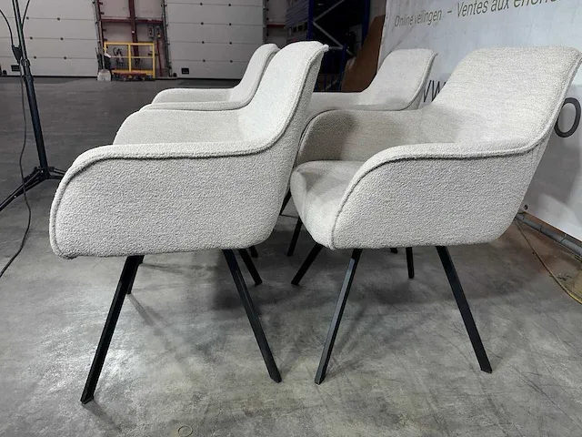 Hjort knudsen - set van 4 eetkamerstoelen, ecru stof, zwart metalen poten - afbeelding 3 van  6