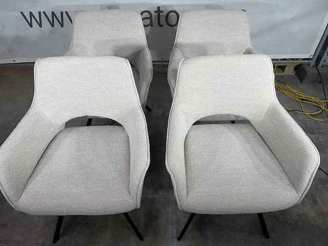 Hjort knudsen - set van 4 eetkamerstoelen, ecru stof, zwart metalen poten - afbeelding 4 van  6