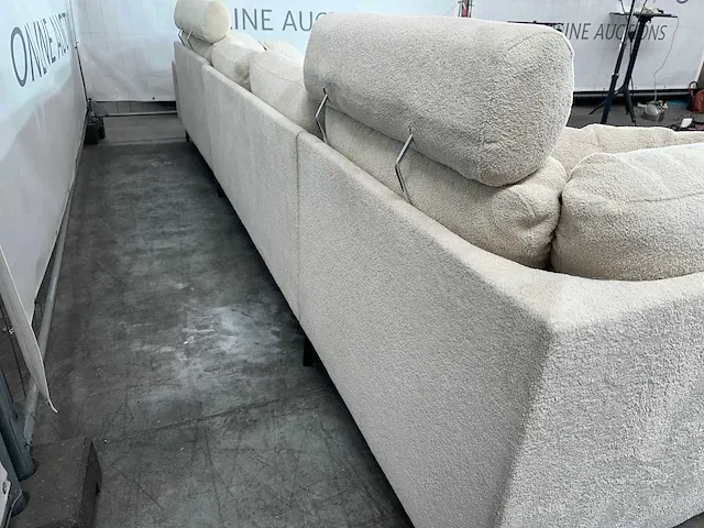 Hjort knudsen - u-bank met lounge en open eiland, beige teddy stof, zwart metalen poten - afbeelding 6 van  6