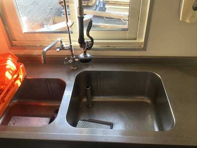 Hobart - vaatwasstraat - afbeelding 14 van  16