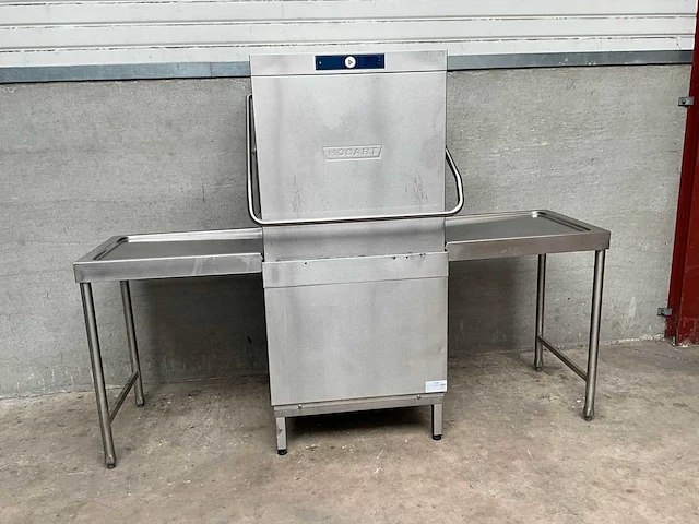 Hobart amxxl-10a korvenvaatwasmachine met aan -en afvoertafel - afbeelding 2 van  5