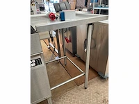 Hobart korvenvaatwasmachine met aanvoertafel en spoeltafel - afbeelding 5 van  8
