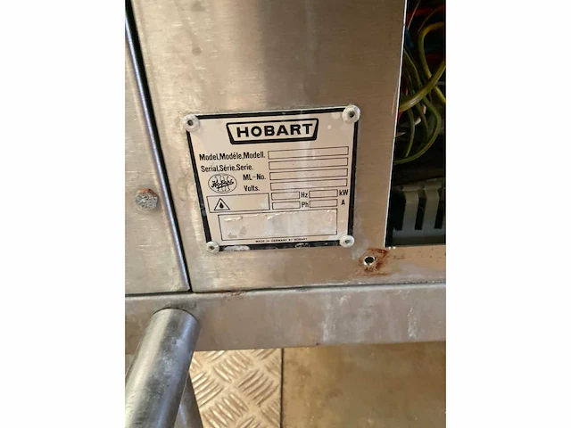 Hobart korvenvaatwasmachine met aanvoertafel en spoeltafel - afbeelding 8 van  8