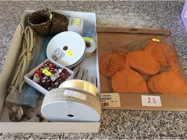 Hobby items - afbeelding 1 van  3