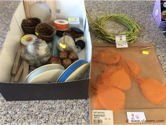 Hobby items - afbeelding 1 van  3