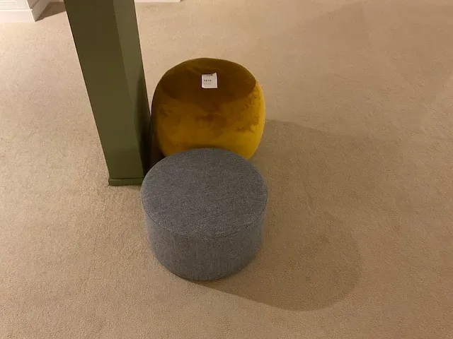 Hocker - afbeelding 1 van  3