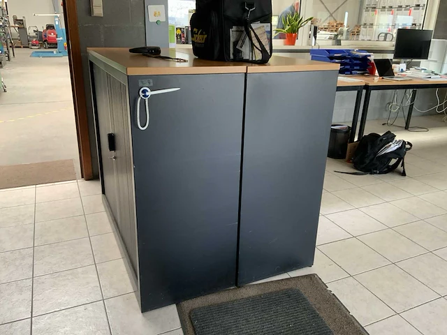 Hoek bureautafel zonder inhoud - afbeelding 7 van  7