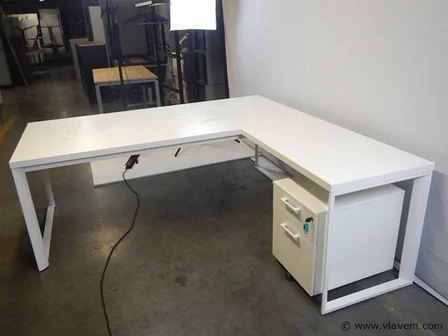 Hoekbureau gdb met ladenblok - afbeelding 1 van  6