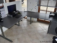 Hoekbureau - afbeelding 1 van  1