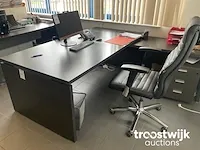 Hoekopgesteld bureau - afbeelding 2 van  4