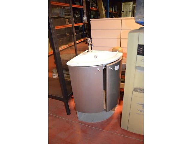 Hoekwasbak met kraan en onderkast, waterdispenser sip well - afbeelding 2 van  8