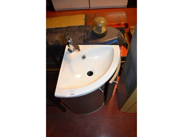 Hoekwasbak met kraan en onderkast, waterdispenser sip well - afbeelding 4 van  8