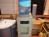 Hoekwasbak met kraan en onderkast, waterdispenser sip well - afbeelding 6 van  8