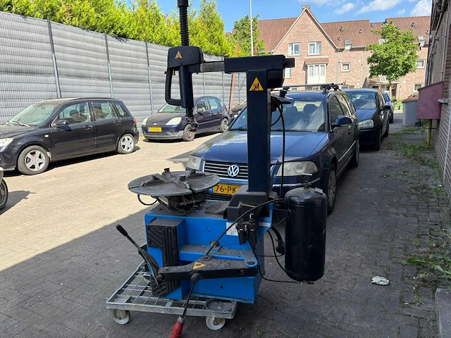 Hoffman monty 3300 banden de-en montageapparaat - afbeelding 6 van  7