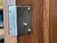 Hoge buffetkast met houtsnijwerk / deel van 2 idem antiek kasten - afbeelding 2 van  19