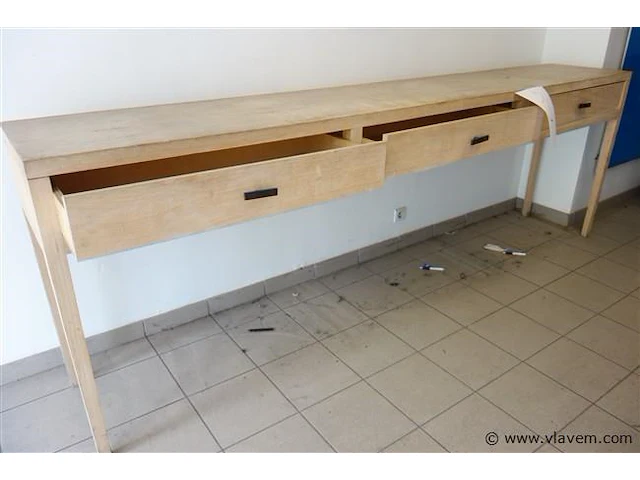 Hoge lange tafel - afbeelding 2 van  2