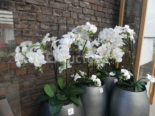 Hoge vaas en kunstbloemen - afbeelding 2 van  5
