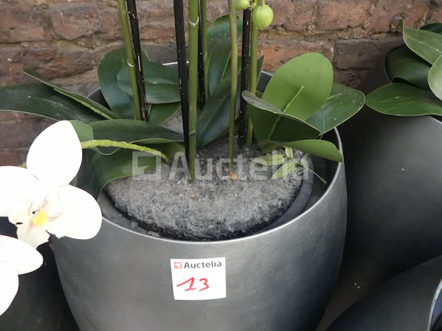 Hoge vaas en kunstbloemen - afbeelding 4 van  5