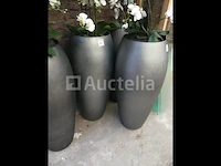 Hoge vaas en kunstbloemen - afbeelding 5 van  5