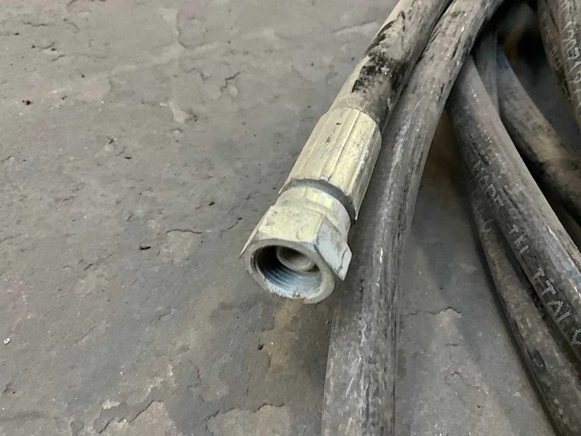 Hogedruk slang voor vuurvaste verf spuitapparatuur 425 bar +/- 40 meter - afbeelding 4 van  4