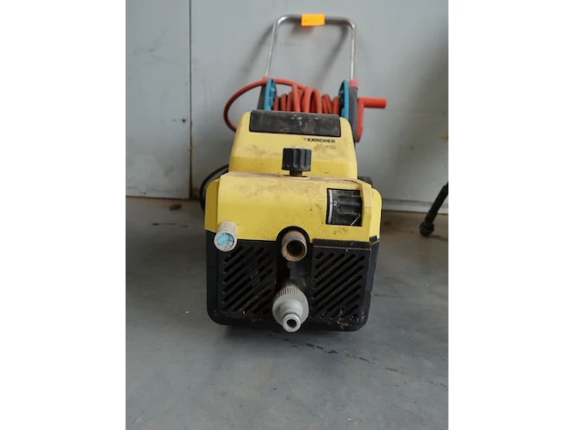 Hogedrukreiniger karcher + tuinslang op haspel - afbeelding 4 van  6