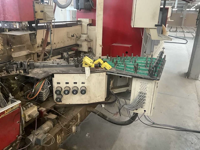 Homag - power kfl 10/34 qe - volautomatische assengestuurde enkelzijdige powerline homag r1/r2/r3 + soft - 2002- houtbewerking - houtbewerkingsmachines - afbeelding 5 van  19