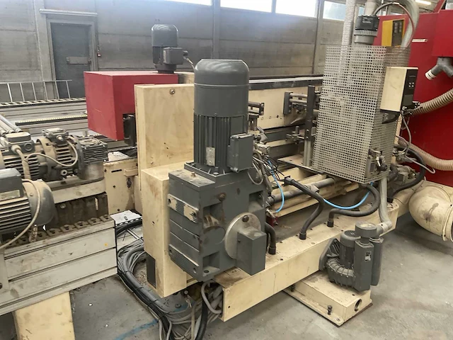 Homag - power kfl 10/34 qe - volautomatische assengestuurde enkelzijdige powerline homag r1/r2/r3 + soft - 2002- houtbewerking - houtbewerkingsmachines - afbeelding 16 van  19
