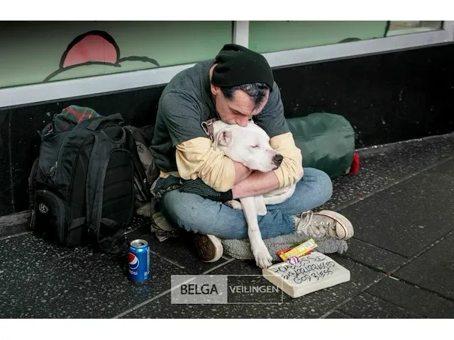 Homeless in the streets of new york eric wouters - afbeelding 1 van  1