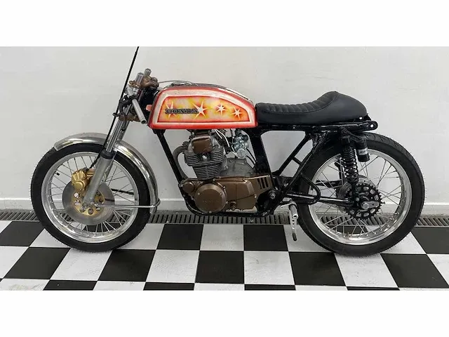 Honda - cb 125 - motor - afbeelding 1 van  10