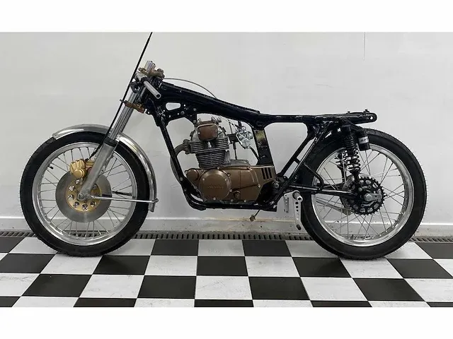 Honda - cb 125 - motor - afbeelding 3 van  10