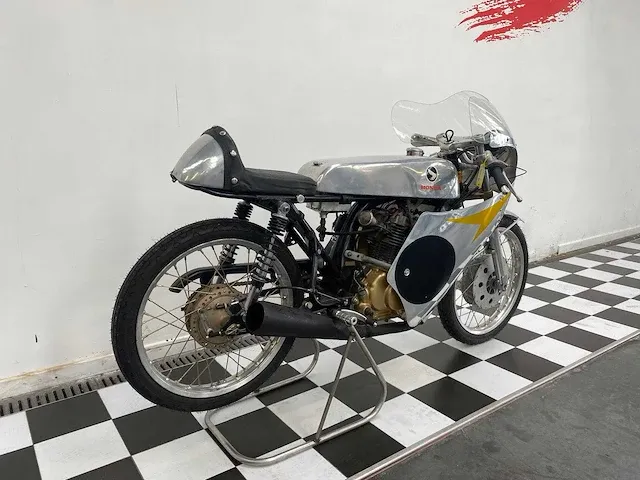 Honda - cb 125 endurance - motor - afbeelding 2 van  11